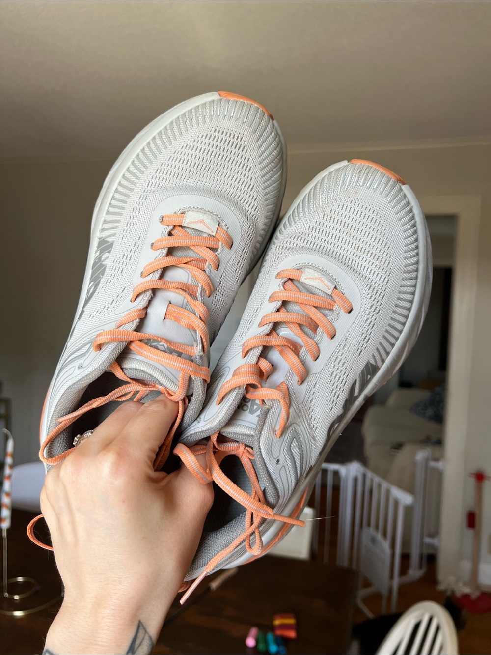 Hoka Bondi 7 Women's Light Gray and Peach Running Shoes - Picture 2 of 12